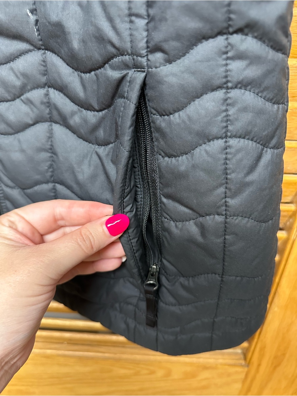 The North Face Black Quilted Insulated Vest - Picture 3 of 4